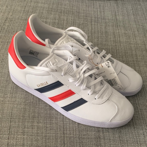 Men’s NWT Sz 11.5 Adidas Gazelle White with Red & Blue Stripes - Picture 1 of 10